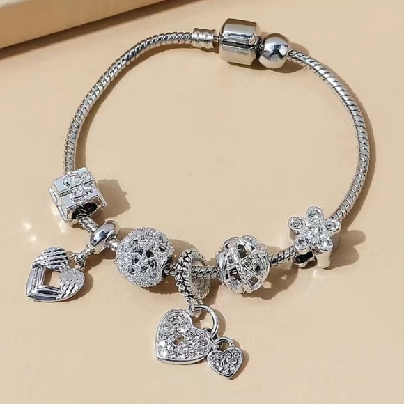 Women’s Bracelet. - Picture 5 of 5